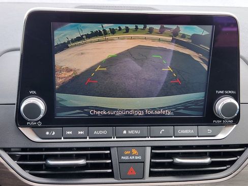 Used 2025 Nissan Altima 2.5 SV FWD image 18