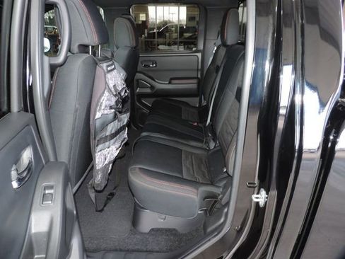 Used 2025 Nissan Frontier PRO-4X AWD/4WD image 23