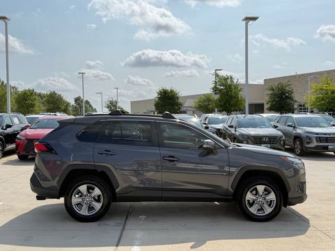 Used 2025 Toyota RAV4 XLE FWD image 5