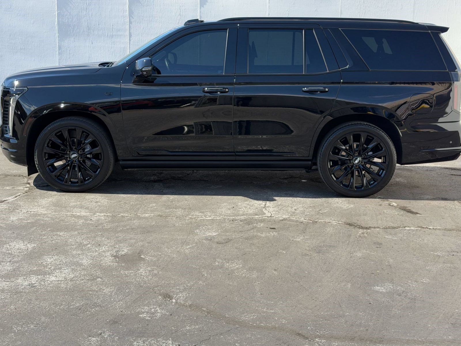 Certified 2026 Cadillac Escalade Platinum Sport w/ LPO, ONYX Package AWD/4WD image 2