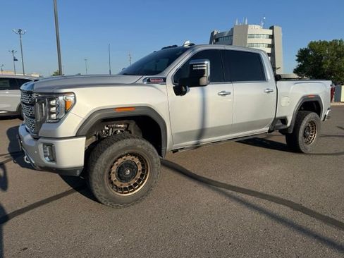 Used 2020 GMC Sierra 2500 Denali w/ Denali Ultimate Package AWD/4WD image 6