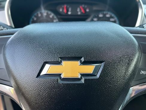 Used 2019 Chevrolet Equinox LS w/ LS Convenience Package FWD image 29