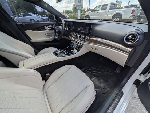 Used 2017 Mercedes-Benz E 300 image 7