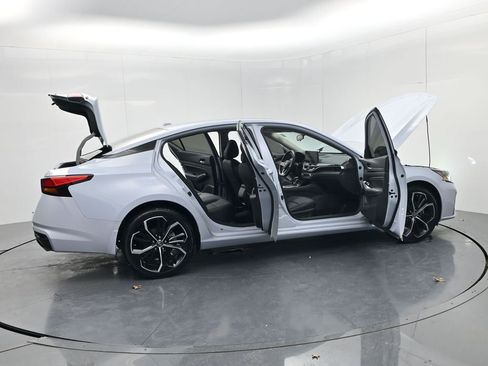 Used 2023 Nissan Altima 2.5 SR w/ SR Premium Package image 65