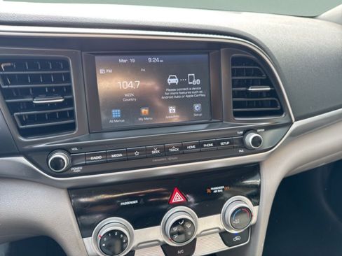 Used 2019 Hyundai Elantra SEL FWD image 13