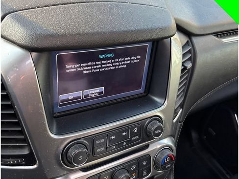 Used 2018 Chevrolet Suburban LT RWD image 18