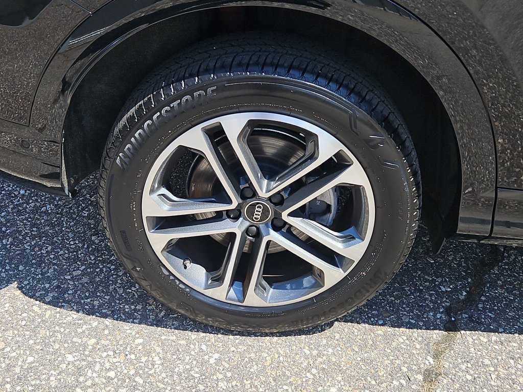 Certified 2025 Audi Q5 Premium w/ Convenience Package AWD/4WD image 8