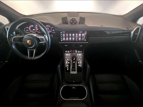 Used 2023 Porsche Cayenne image 17