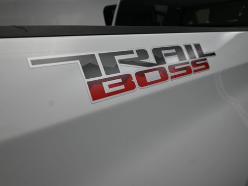 Used 2022 Chevrolet Silverado 1500 Custom Trail Boss w/ LPO, Dark Essentials Package AWD/4WD image 33