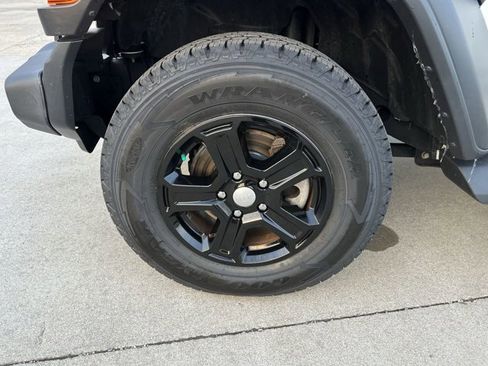 Used 2021 Jeep Wrangler Unlimited Sport image 33