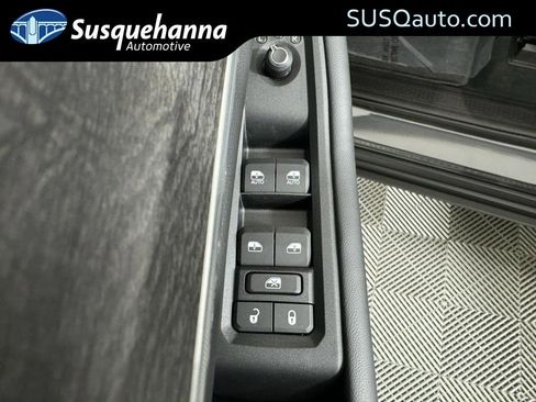 New 2025 Jeep Grand Cherokee Limited image 38