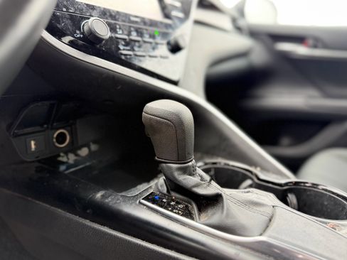 Used 2020 Toyota Camry LE image 18