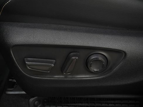 Used 2025 Toyota Sienna XSE FWD image 24