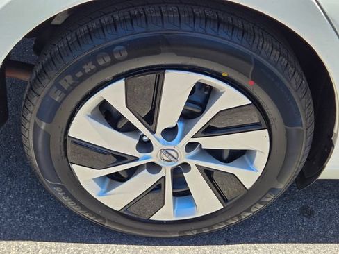 Used 2024 Nissan Altima 2.5 S FWD image 10
