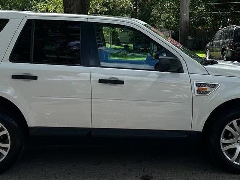 Used 2008 Land Rover LR2 SE image 5