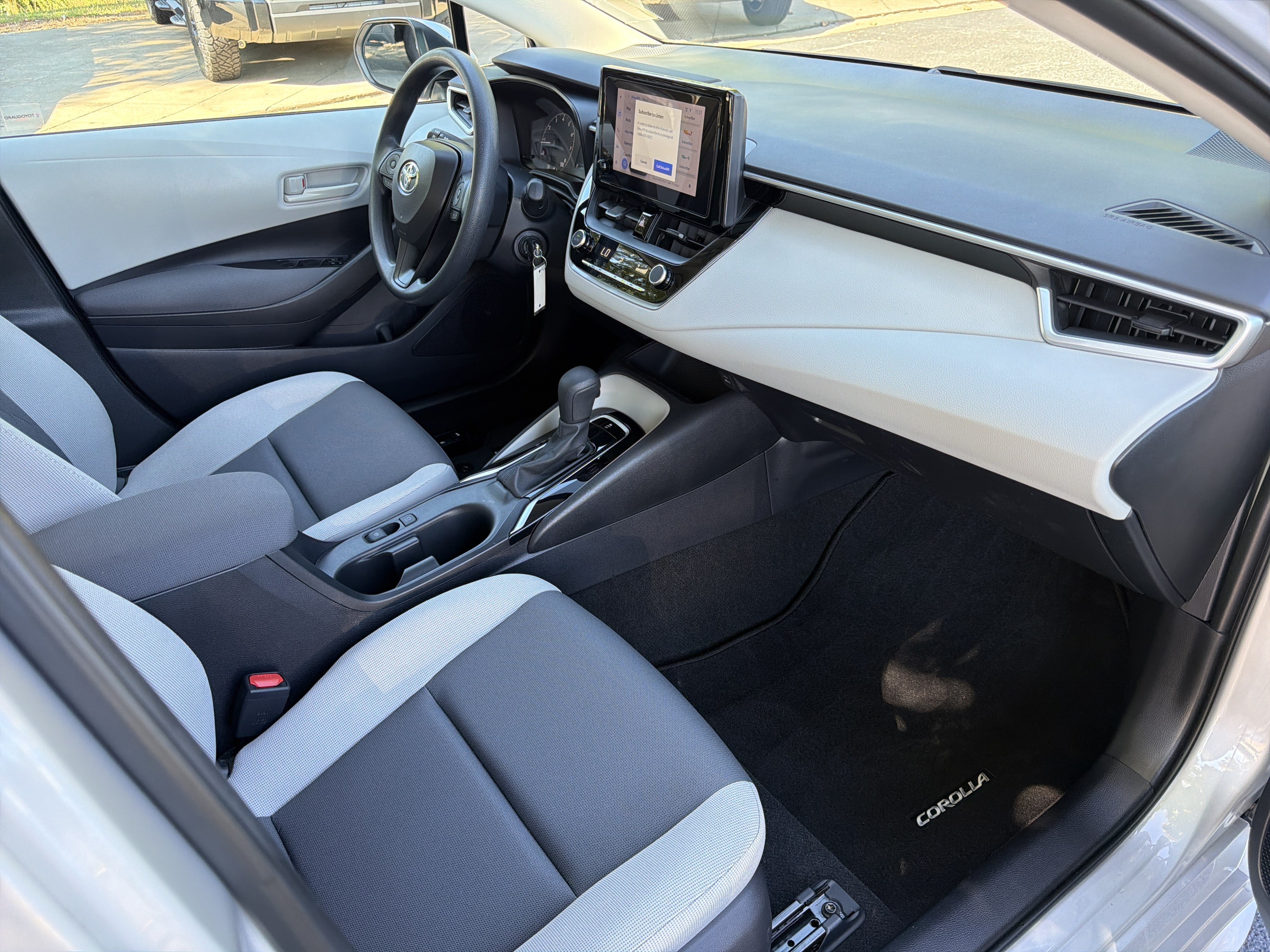 Used 2024 Toyota Corolla LE FWD image 10