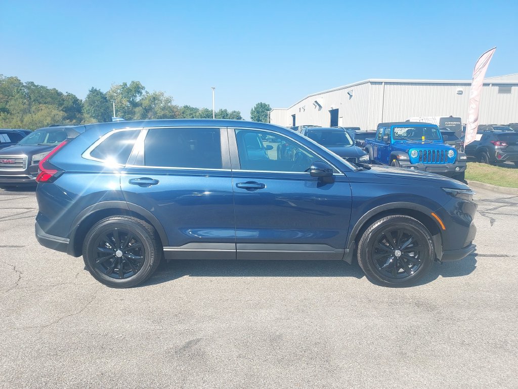 Used 2025 Honda CR-V EX image 8