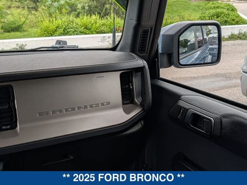 Certified 2025 Ford Bronco Outer Banks AWD/4WD image 18