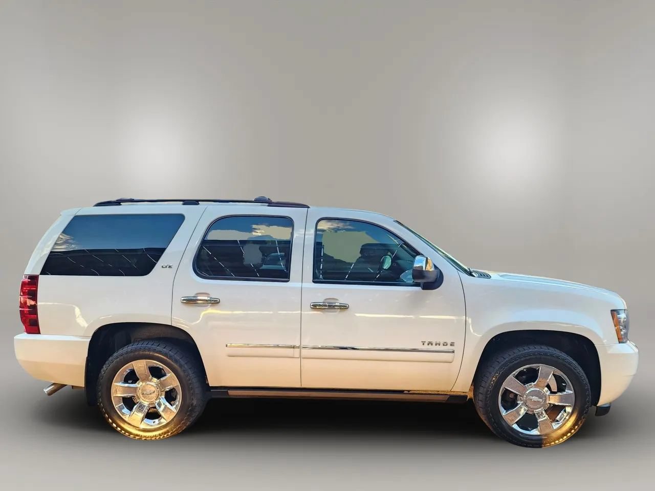 Used 2012 Chevrolet Tahoe LTZ AWD/4WD image 6
