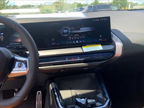 Used 2025 BMW X3 xDrive30i w/ Premium Package image 6