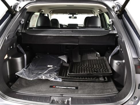 Used 2024 Mitsubishi Outlander SE AWD/4WD image 47