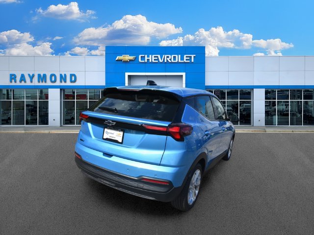 New 2027 Chevrolet Bolt LT w/ Comfort Package FWD image 4