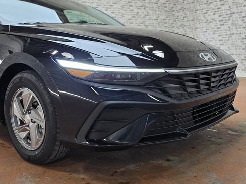 New 2026 Hyundai Elantra SE image 8