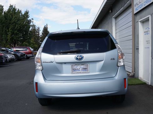 Used 2014 Toyota Prius V Three image 15