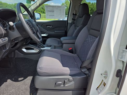New 2025 Nissan Frontier SV AWD/4WD image 10