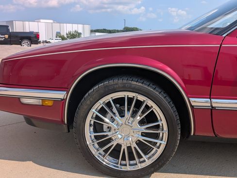 Used 1990 Buick Riviera Coupe FWD image 27