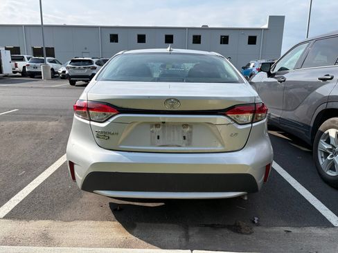 Used 2021 Toyota Corolla LE FWD image 5