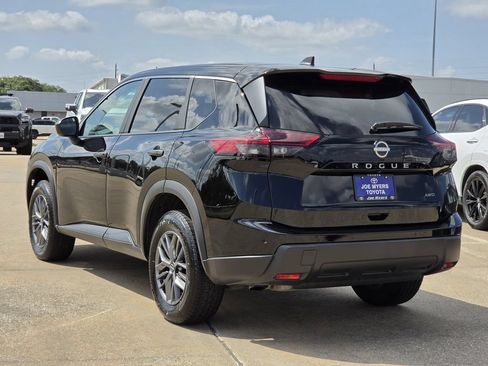 Used 2025 Nissan Rogue S AWD/4WD image 7
