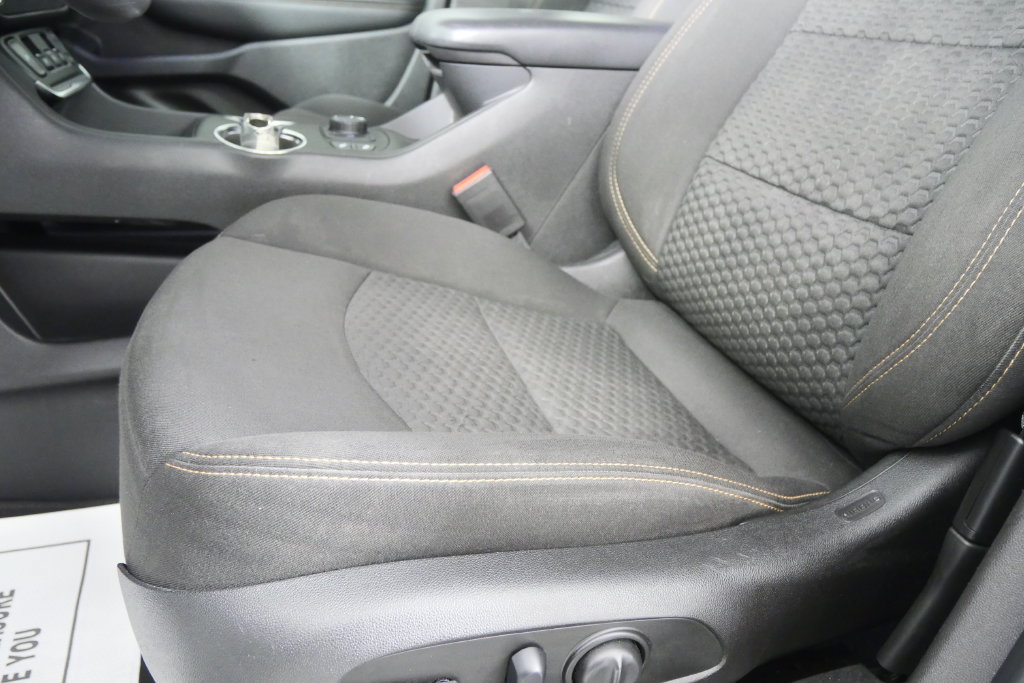 Used 2018 GMC Terrain SLE w/ Driver Convenience Package FWD image 10