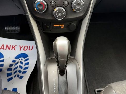 Used 2018 Chevrolet Trax LT w/ LT Convenience Package AWD/4WD image 19