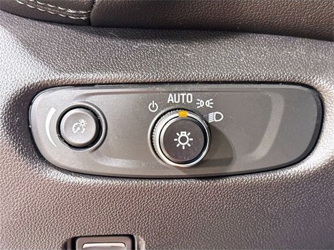 Used 2019 Chevrolet Blazer LT image 12