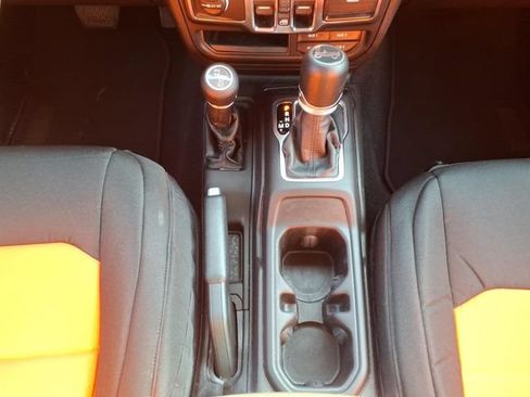Used 2018 Jeep Wrangler Unlimited Sport S AWD/4WD image 26