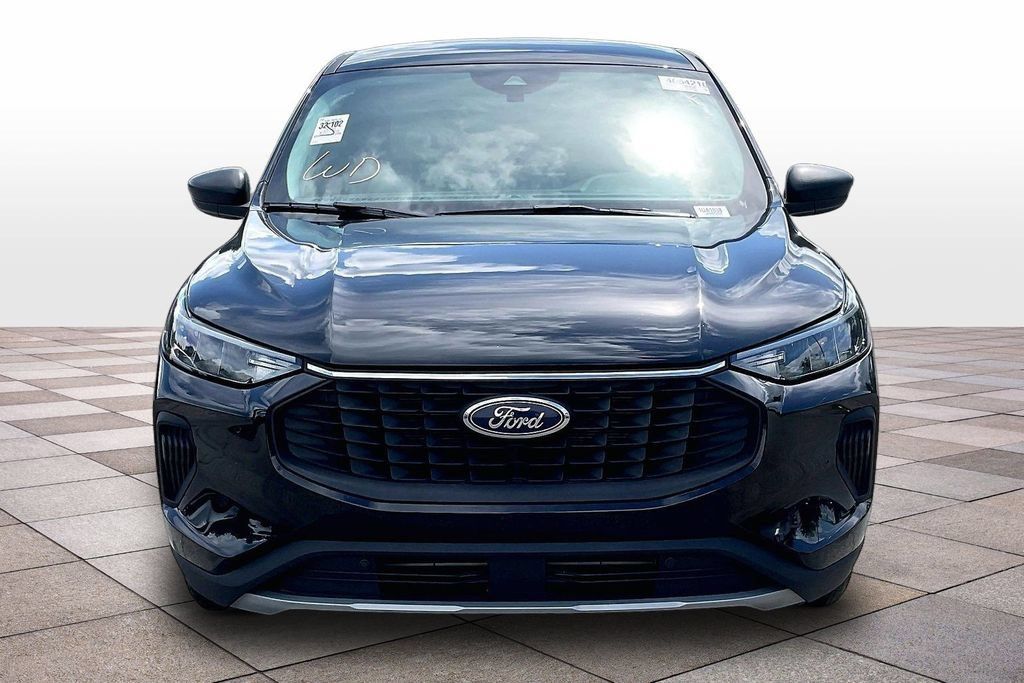 Certified 2025 Ford Escape Active w/ Active Premium Tech Pack FWD image 3