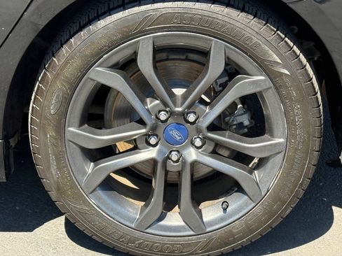 Used 2018 Ford Fusion SE w/ Equipment Group 601A FWD image 14