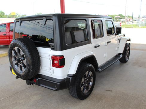 Used 2018 Jeep Wrangler Unlimited Sahara AWD/4WD image 47