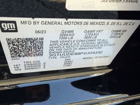 Used 2023 GMC Sierra 1500 SLT w/ SLT Premium Plus Package AWD/4WD image 32