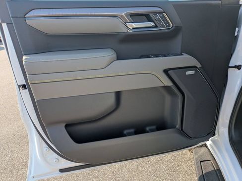 New 2026 Chevrolet Silverado 1500 ZR2 AWD/4WD image 9