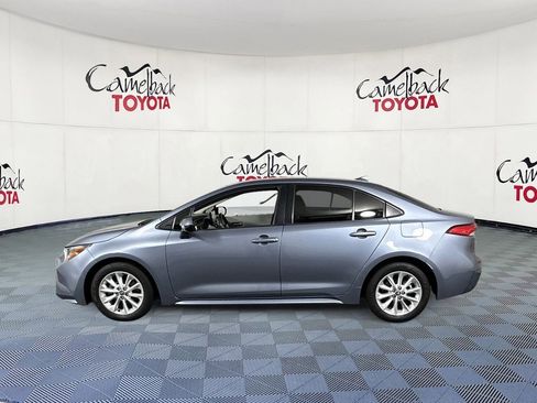 Used 2022 Toyota Corolla LE image 4