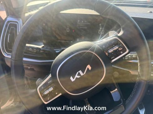 Certified 2025 Kia Sorento EX w/ EX Panoramic Sunroof Package image 7