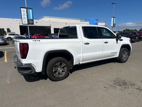 Used 2025 GMC Sierra 1500 SLT AWD/4WD image 3