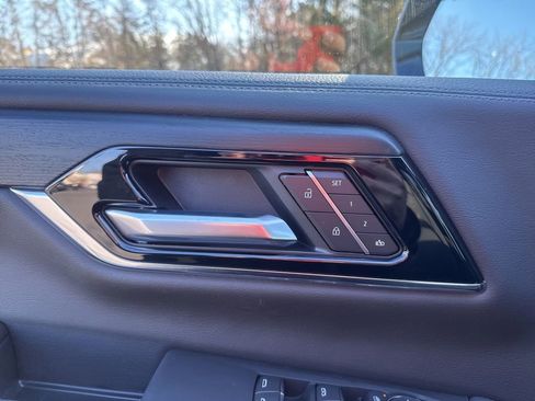 New 2026 GMC Yukon Denali w/ Denali Reserve Package AWD/4WD image 24