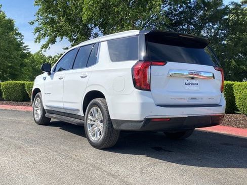 Used 2023 GMC Yukon SLT w/ SLT Premium Package AWD/4WD image 9