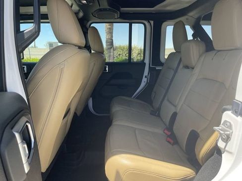 Used 2018 Jeep Wrangler Unlimited Sahara AWD/4WD image 25