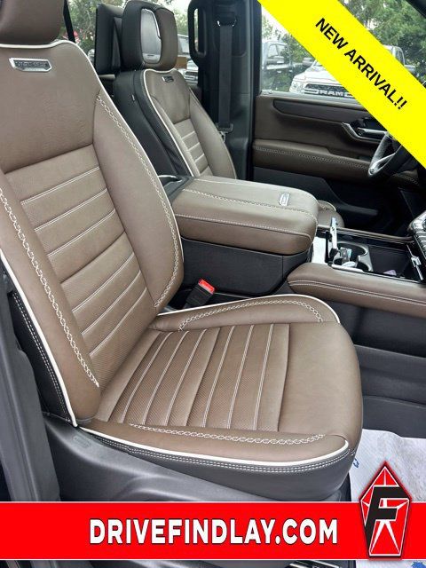 Used 2026 GMC Yukon Denali Ultimate w/ LPO, Floor Liner Package AWD/4WD image 6