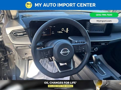 Used 2025 Nissan Kicks S AWD/4WD image 9