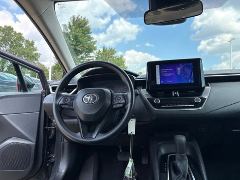 Used 2025 Toyota Corolla LE FWD image 22